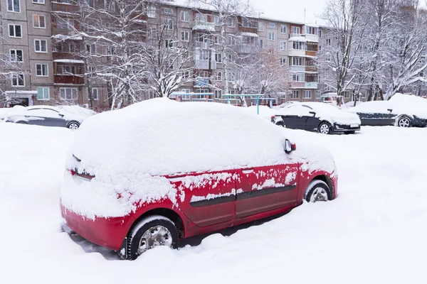 Red Car Covered Snow Heavy Snowfall Parked City Street Courtyard — Stock Photo, Image