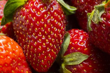 kırmızı sulu çilek