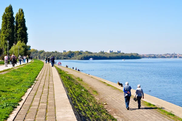 Belgrad'da Tuna boyunca mesire