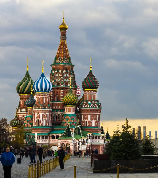 Red square and st-basil — Stock Photo, Image