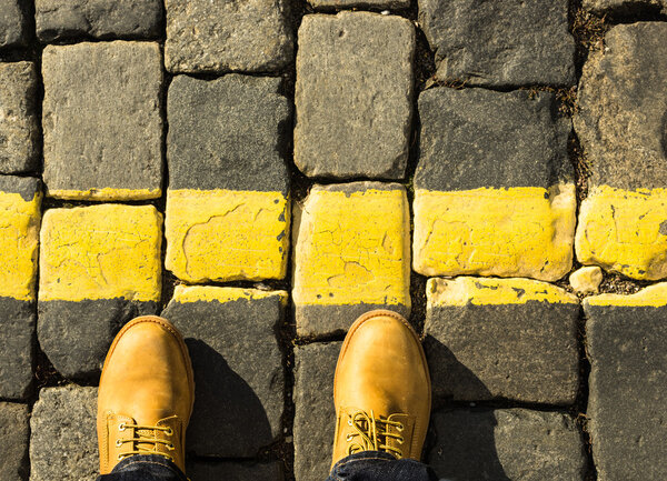 Don 't cross the line
