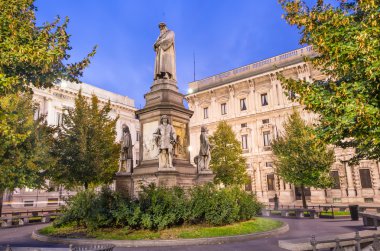 Leonardo da Vinci statue in Milan clipart