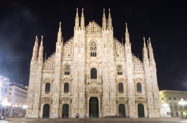 Duomo Katedrali milan.front görünümü