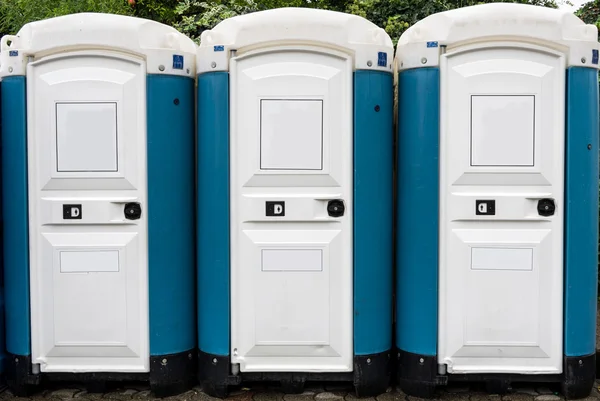 Cabine toilette all'esterno — Foto Stock