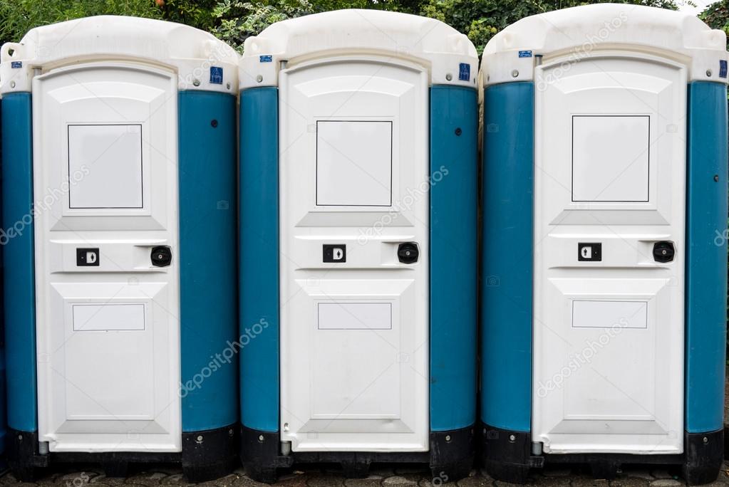 toilette cabins outside