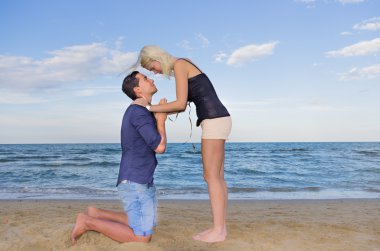 Onu adam için Forgiveness.Woman soran adam affeder