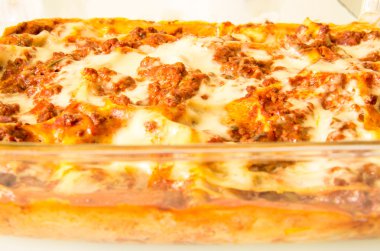 orijinal İtalyan lazanya yemek pişirme üzerinde