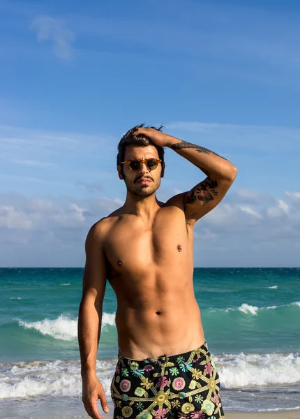 Model posing on miami beach — Stock Photo, Image