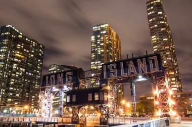 Gece, New York Long Island