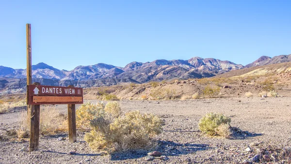 Sign indicating Dante's view in the Death Valley — Stock Photo, Image