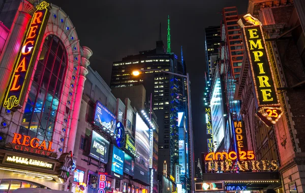 Cartello illuminato Broadway, Manhattan — Foto Stock