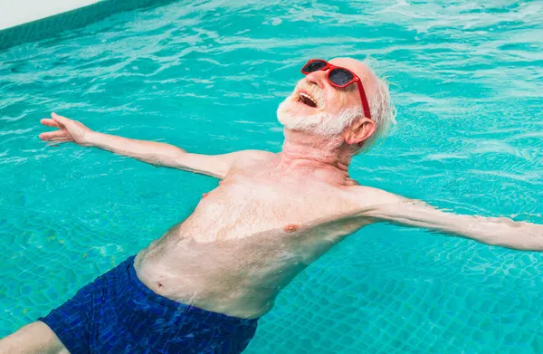 Happy Senior Man Having Party Swimming Pool Aktív Idős Férfi — Stock Fotó