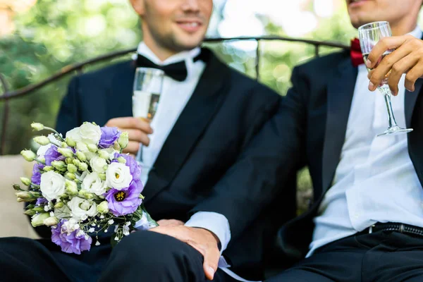 Ομοφυλόφιλο Ζευγάρι Γιορτάζει Δικό Του Γάμο Lbgt Ζευγάρι Στην Τελετή — Φωτογραφία Αρχείου