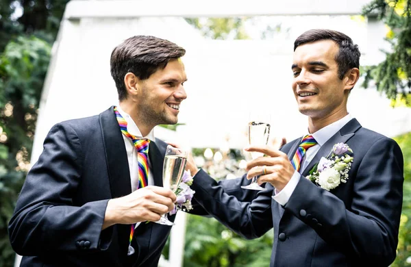 Couple Homosexuel Célébrant Son Propre Mariage Couple Lbgt Lors Cérémonie — Photo