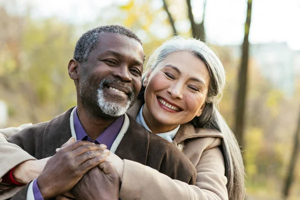 Storytelling Image Multiethnic Senior Couple Love — Stock Photo, Image