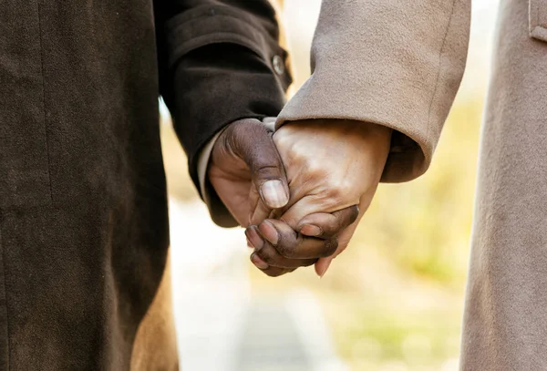 Storytelling Image Multiethnic Senior Couple Love — Stock Photo, Image