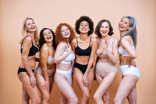 Schönheitsbild Einer Gruppe Von Frauen Mit Unterschiedlichem Alter Haut Und — Stockfoto