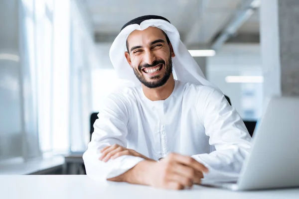 Handsome Man Dish Dasha Working His Business Office Dubai Portraits — Stock Photo, Image