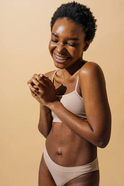 Szépség Portré Gyönyörű Fekete Visel Fehérnemű Fehérnemű Szép Afrikai Fiatal — Stock Fotó