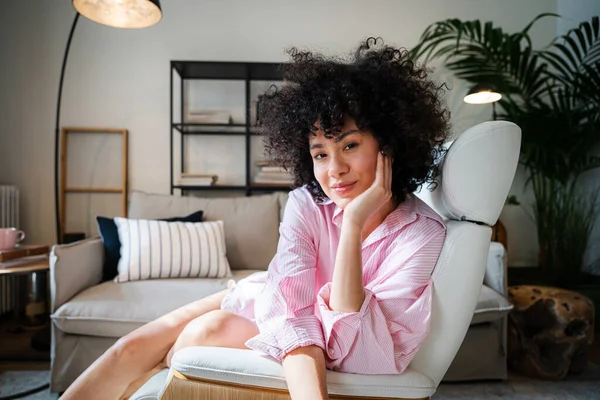 Beautiful Latino Young Woman Home Pretty South American Curly Hair — Zdjęcie stockowe