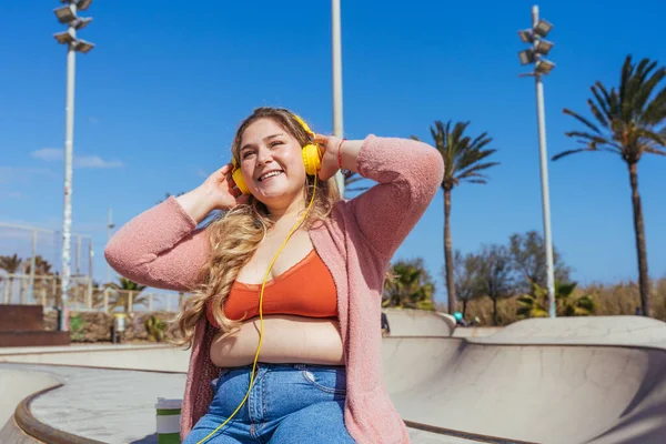 Beautiful Cheerful Size Young Woman Outdoors Pretty Overweight Curvy Female — Stock Fotó