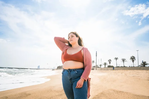 Beautiful Cheerful Size Young Woman Outdoors Pretty Overweight Curvy Female — Foto Stock