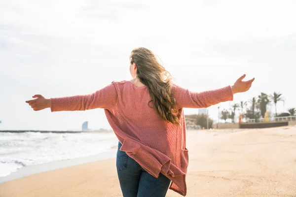 Beautiful Cheerful Size Young Woman Outdoors Pretty Overweight Curvy Female — Foto Stock