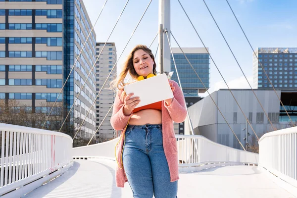 Beautiful Cheerful Size Young Woman Outdoors Pretty Overweight Curvy Female — Stockfoto