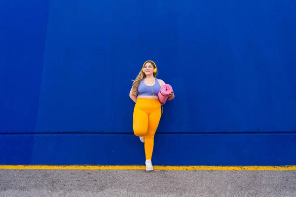 Beautiful Cheerful Size Young Woman Outdoors Pretty Overweight Curvy Female — Stock Photo, Image