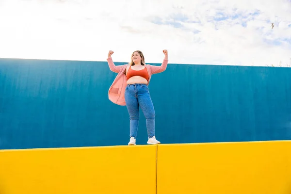 Beautiful Cheerful Size Young Woman Outdoors Pretty Overweight Curvy Female — Fotografia de Stock