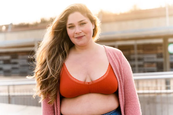 Beautiful Cheerful Size Young Woman Outdoors Pretty Overweight Curvy Female — Fotografia de Stock