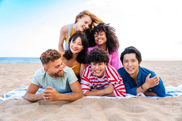 Multiethnic Group Young Happy Friends Bonding Having Fun Summertime Vacation — Stock Fotó