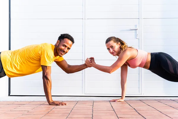 Interracial Sportive Couple Training Outdoors Multiracial Couple Wearing Sportswear Doing — Stock Photo, Image