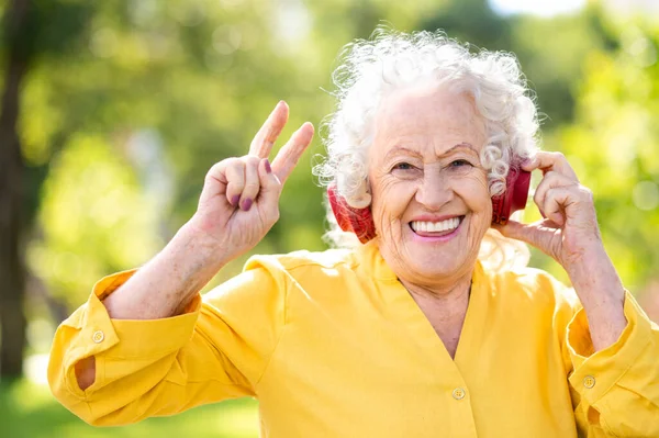 Крута Сучасна Щаслива Стара Жінка Старшого Віку Портрет Літні Люди — стокове фото