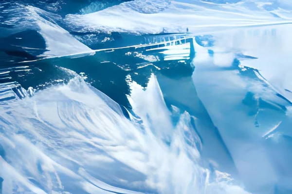 donmuş kış gölü ve buzlu kayalar