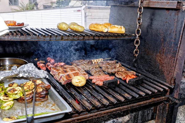 Grillat Kött Och Grönsaker Grillen — Stockfoto