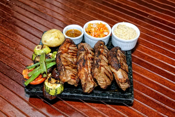 Grilled Pork Ribs Vegetables Sauce Wooden Board — Stock Photo, Image