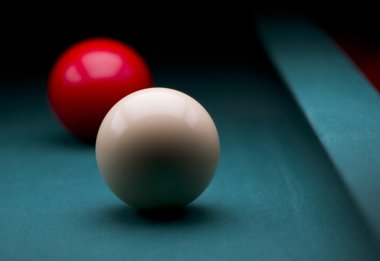 iki carambole bilardo topları