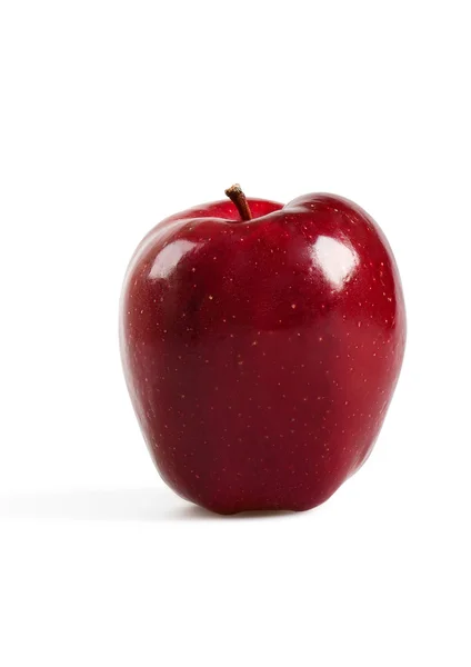 Pomme rouge sur fond blanc avec chemin de coupe — Photo