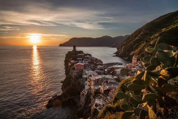 Färgglad Solnedgång Byn Vernazza Cinque Terre Italien — Stockfoto