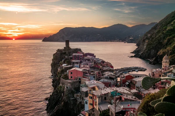 Pôr Sol Colorido Aldeia Vernazza Cinque Terre Itália — Fotografia de Stock