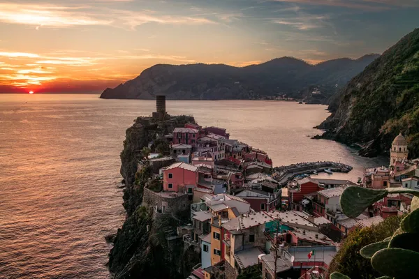 Pôr Sol Colorido Aldeia Vernazza Cinque Terre Itália — Fotografia de Stock