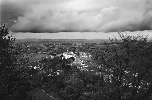 Uma Tempestade Reunindo Acima Cidade San Miniato Toscana Tiro — Fotografia de Stock