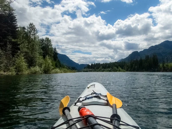 Kayaking Buttle Lake Strathcona Provincial Park Vancouver Island — Stock Photo, Image