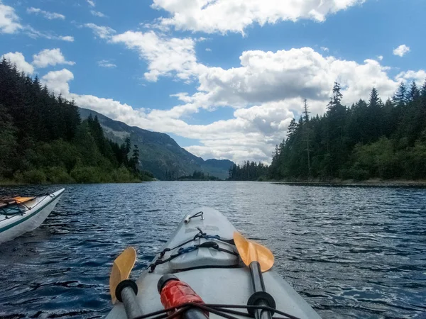 Kayaking Buttle Lake Strathcona Provincial Park Vancouver Island — Stock Photo, Image