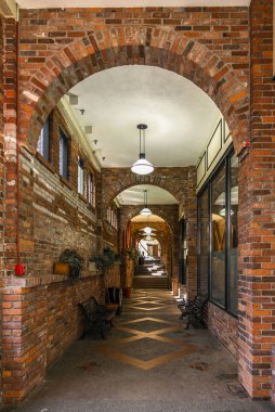 Victoria 'da bir tuğla koridor Vancouver adasında, akşamleyin