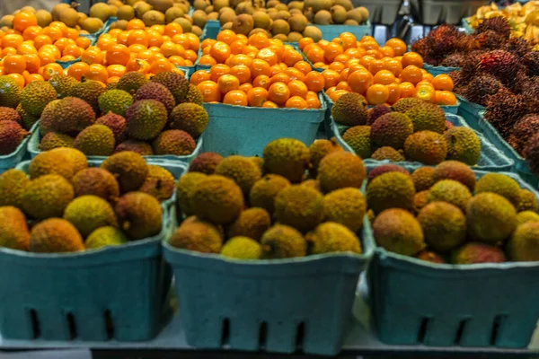 Frutas Exóticas Lichia Mangostão Rambutão Mercado Dos Agricultores Vancouver — Fotografia de Stock