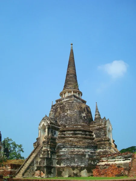 Zničená buddhistická Pagoda v sukothajském historickém parku, Thajsko — Stock fotografie