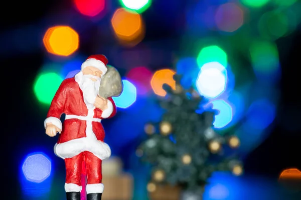 Personas Miniatura Santa Claus Bolsa Transporte Navidad Feliz Año Nuevo — Foto de Stock