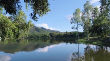 Gerçek zamanlı göl genişliğinde, Mae On Tai, San Kamphaeng, Chiang Mai